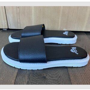 Dr. Martens Women's Cierra II Slide Sandals Size 6 Black Pebble Leather Comfort